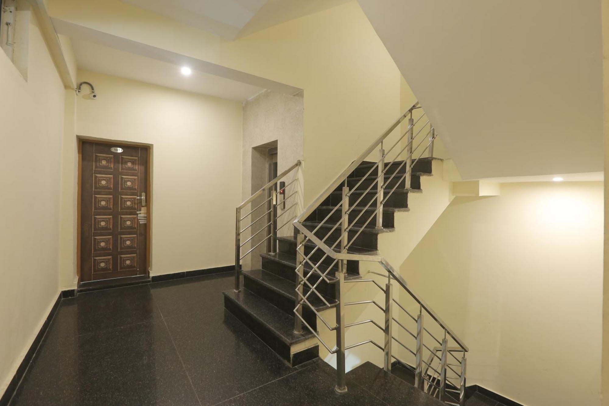 Hotel Lemon Suites & Banquet Noida Sector 62 Εξωτερικό φωτογραφία