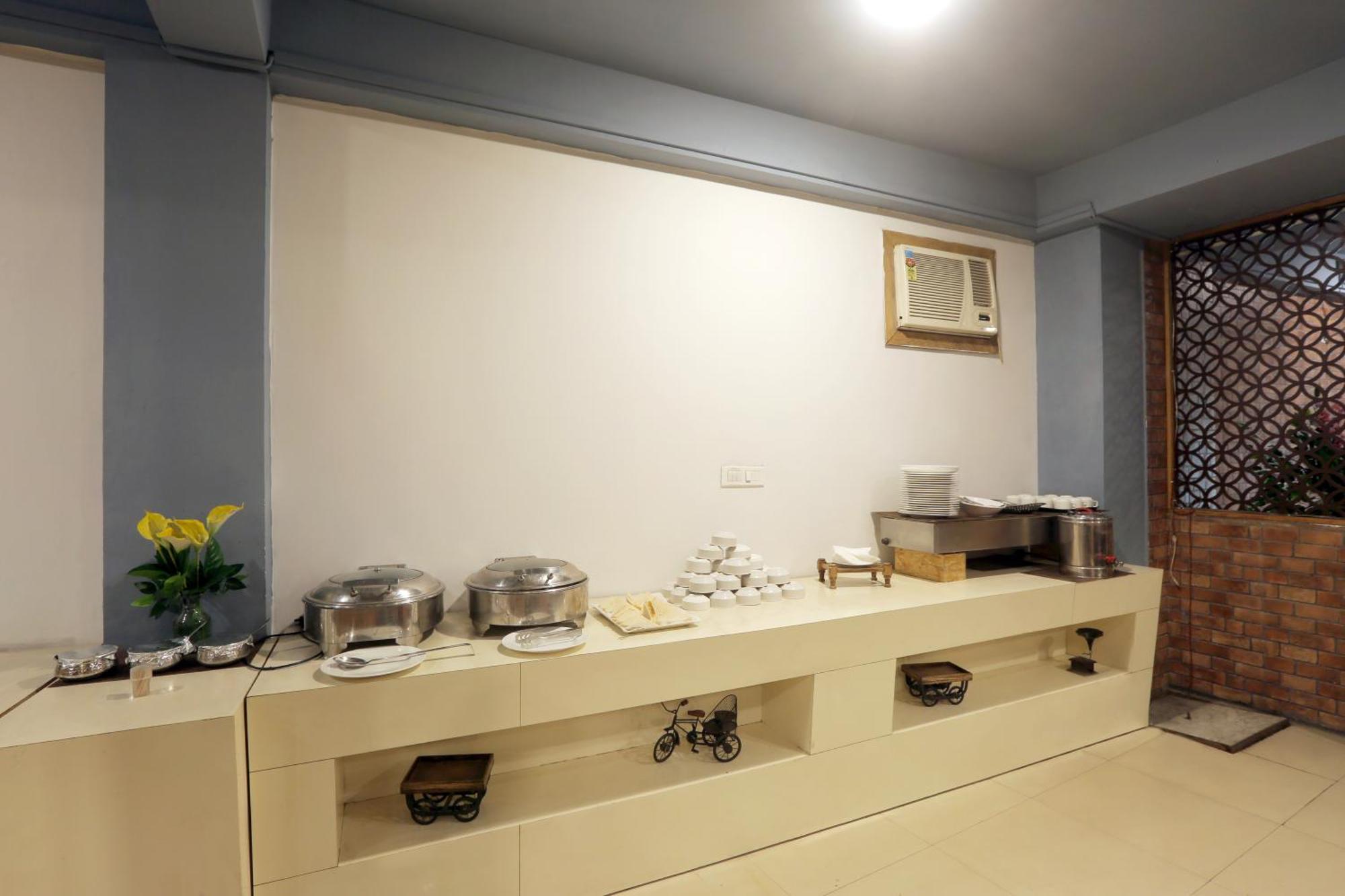 Hotel Lemon Suites & Banquet Noida Sector 62 Εξωτερικό φωτογραφία